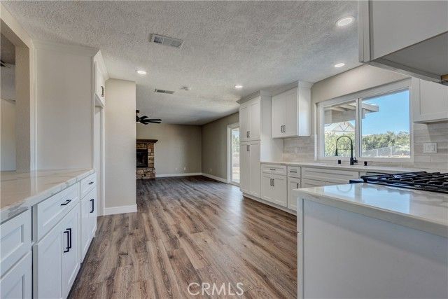 6572 Merced, Oak Hills, CA 92344