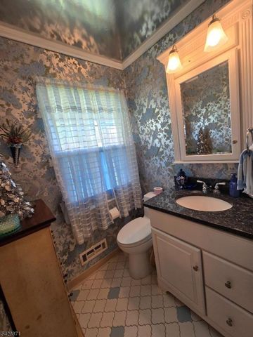 3 Perrelli Ln, Jefferson Twp., NJ 07438