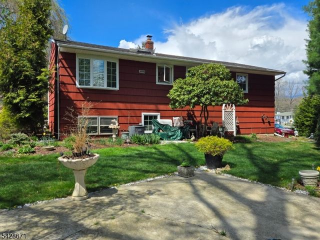 3 Perrelli Ln, Jefferson Twp., NJ 07438