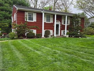 3 Perrelli Ln, Jefferson Twp., NJ 07438