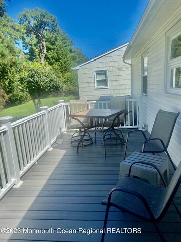 7 Basset Drive, Toms River, NJ 08757