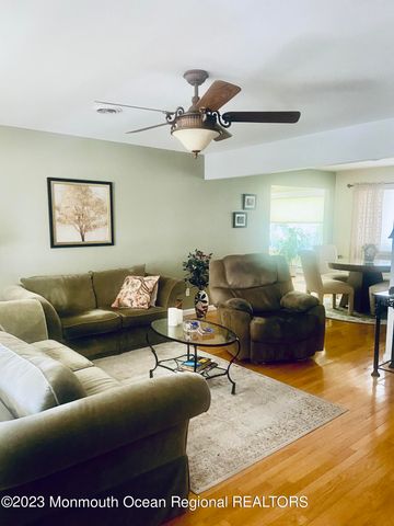 7 Basset Drive, Toms River, NJ 08757