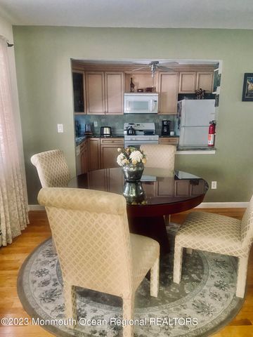 7 Basset Drive, Toms River, NJ 08757
