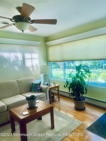 7 Basset Drive, Toms River, NJ 08757