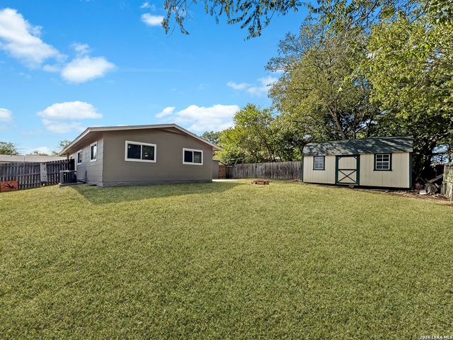 206 LOST FOREST ST, Live Oak, TX 78233