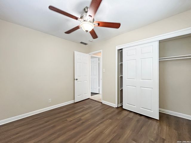 206 LOST FOREST ST, Live Oak, TX 78233