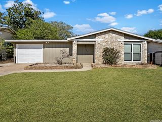 206 LOST FOREST ST, Live Oak, TX 78233