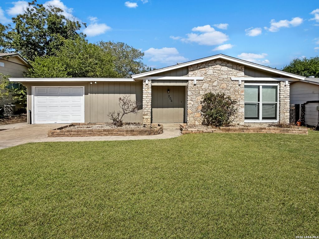 206 LOST FOREST ST, Live Oak, TX 78233