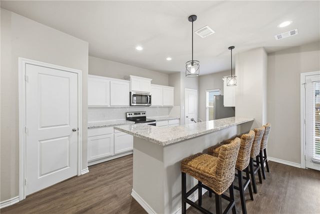 536 Momma Bear Drive, College Station, TX 77845