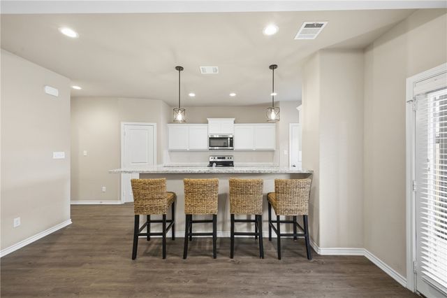 536 Momma Bear Drive, College Station, TX 77845