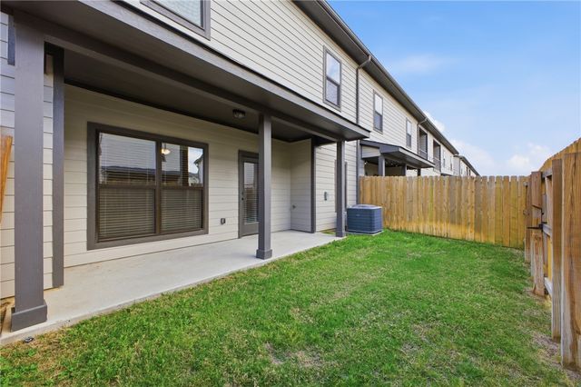 536 Momma Bear Drive, College Station, TX 77845