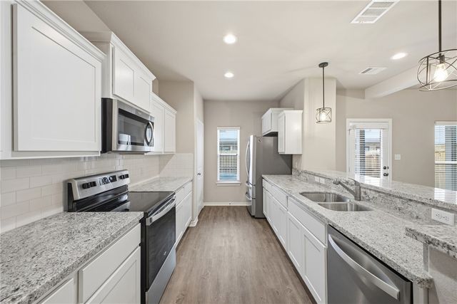 536 Momma Bear Drive, College Station, TX 77845