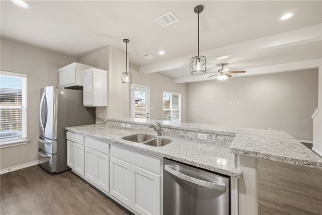 536 Momma Bear Drive, College Station, TX 77845