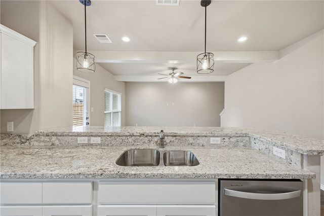 536 Momma Bear Drive, College Station, TX 77845