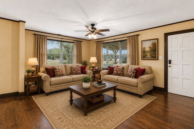416 S Harrison Street, Pilot Point, TX 76258