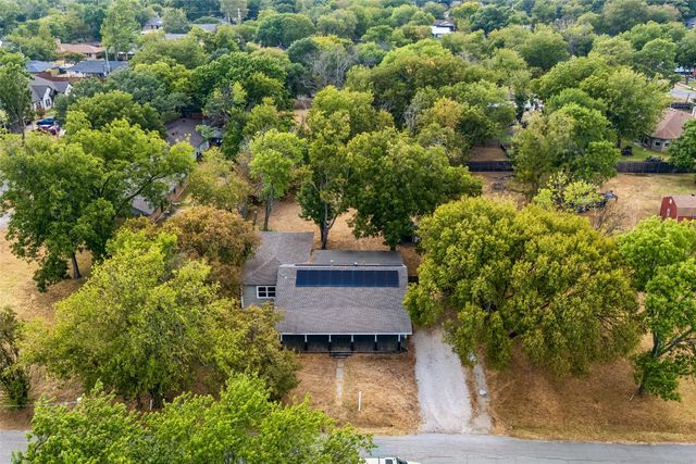 416 S Harrison Street, Pilot Point, TX 76258
