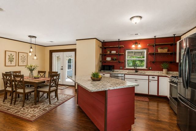 416 S Harrison Street, Pilot Point, TX 76258