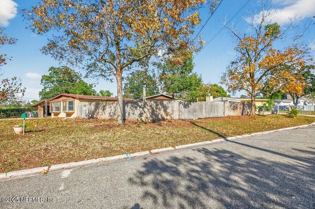 885 BONITA Road, Atlantic Beach, FL 32233