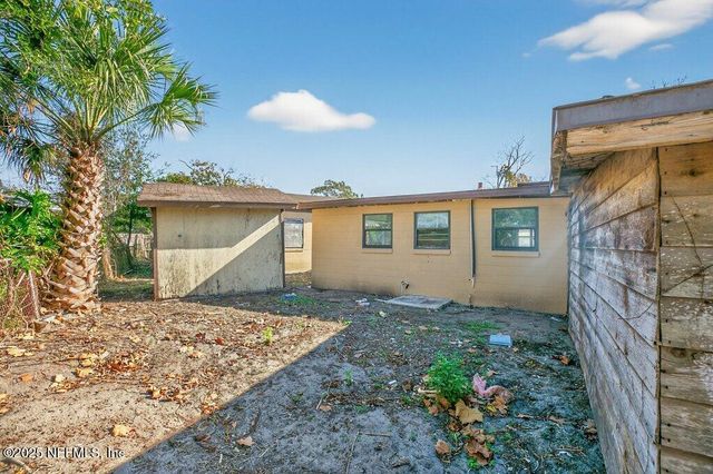 885 BONITA Road, Atlantic Beach, FL 32233