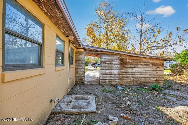 885 BONITA Road, Atlantic Beach, FL 32233