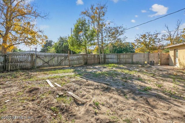 885 BONITA Road, Atlantic Beach, FL 32233