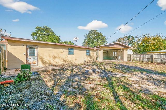 885 BONITA Road, Atlantic Beach, FL 32233