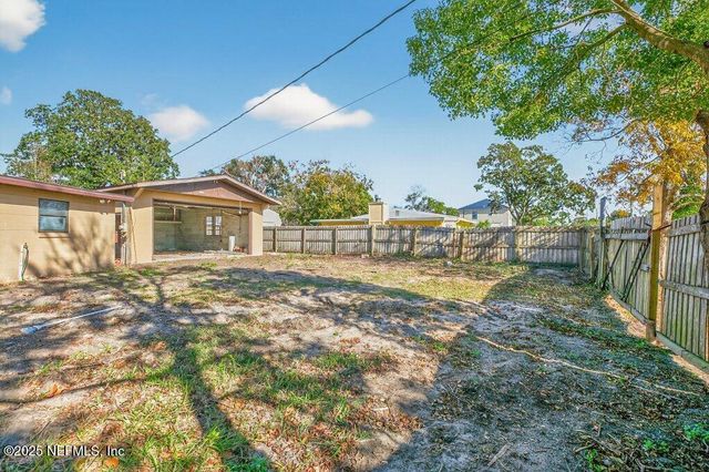 885 BONITA Road, Atlantic Beach, FL 32233