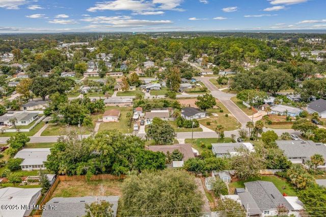 885 BONITA Road, Atlantic Beach, FL 32233