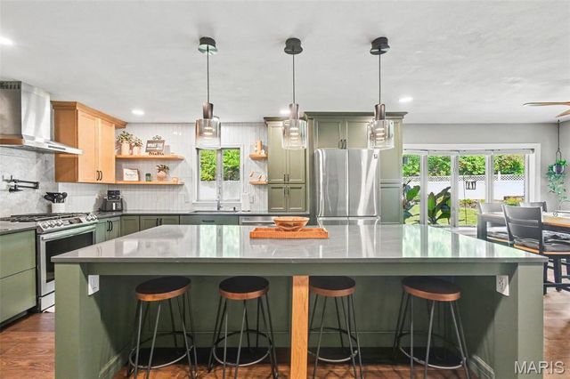 220 Lake Stratford Drive, Fairview Heights, IL 62208