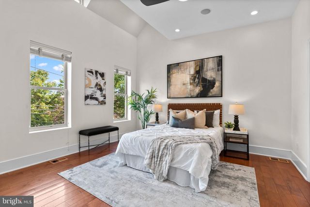 1308 SHEPHERD ST NW, Washington, DC 20011