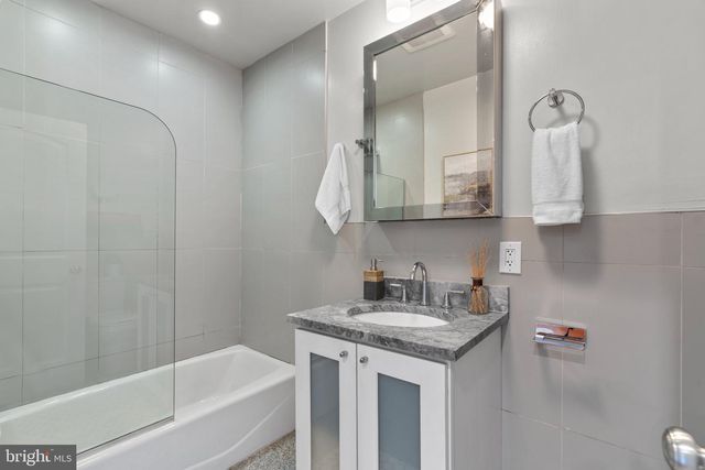 1308 SHEPHERD ST NW, Washington, DC 20011