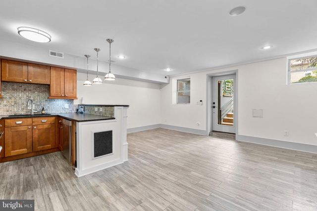 1308 SHEPHERD ST NW, Washington, DC 20011