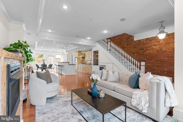 1308 SHEPHERD ST NW, Washington, DC 20011