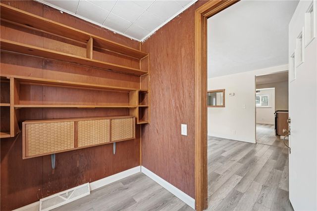 327 Maple Dr, Neshannock Twp, PA 16105