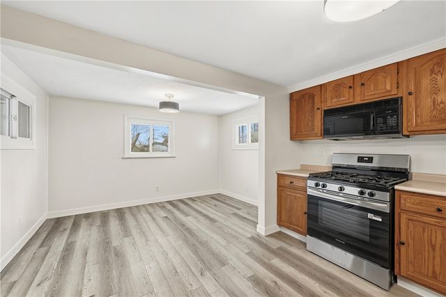 327 Maple Dr, Neshannock Twp, PA 16105