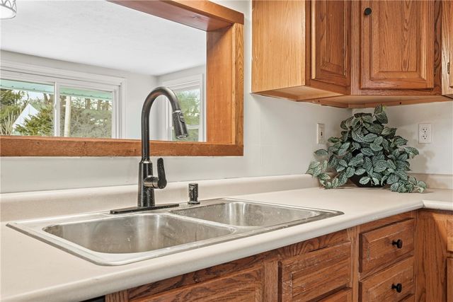 327 Maple Dr, Neshannock Twp, PA 16105