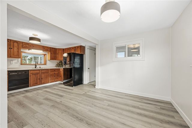 327 Maple Dr, Neshannock Twp, PA 16105