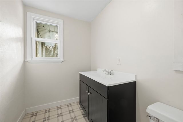 327 Maple Dr, Neshannock Twp, PA 16105