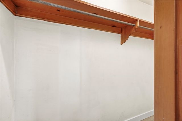 327 Maple Dr, Neshannock Twp, PA 16105