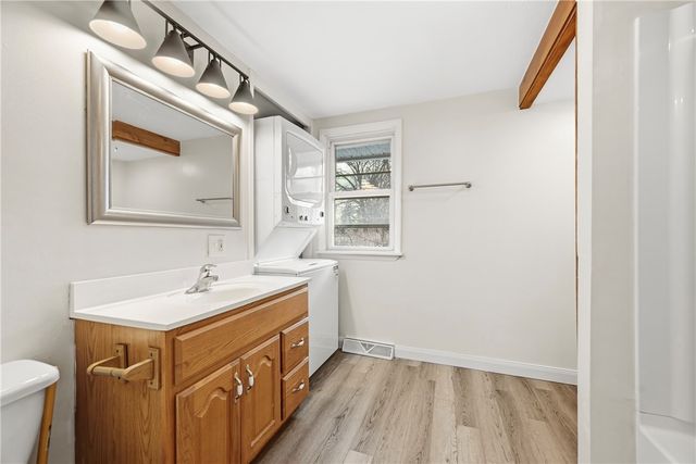 327 Maple Dr, Neshannock Twp, PA 16105