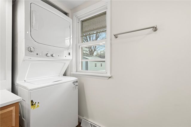 327 Maple Dr, Neshannock Twp, PA 16105