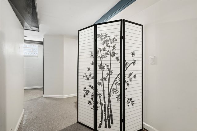 327 Maple Dr, Neshannock Twp, PA 16105