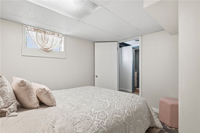 327 Maple Dr, Neshannock Twp, PA 16105