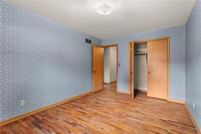7915 W 77th Street, Overland Park, KS 66204