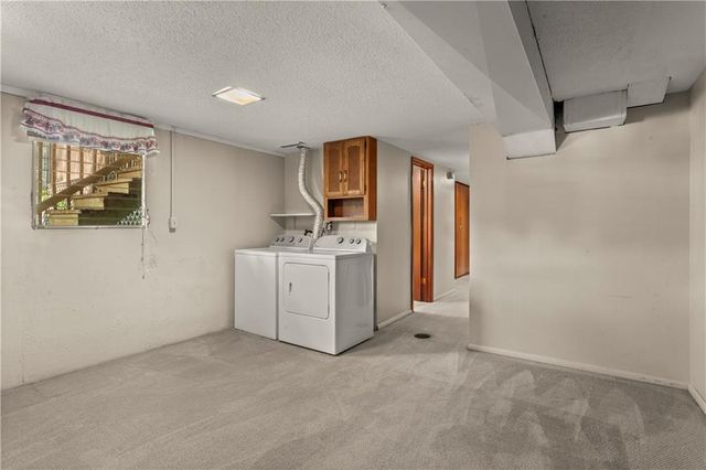 7915 W 77th Street, Overland Park, KS 66204