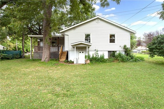 7915 W 77th Street, Overland Park, KS 66204