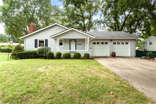 7915 W 77th Street, Overland Park, KS 66204