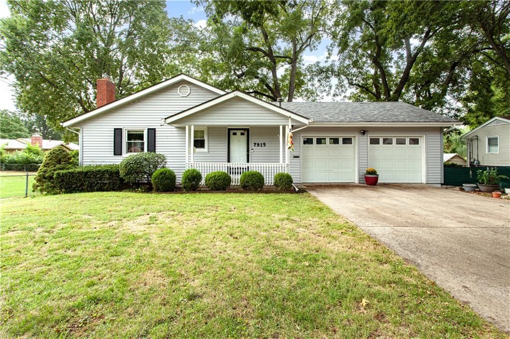7915 W 77th Street, Overland Park, KS 66204