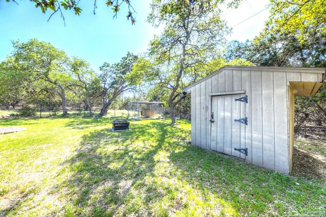 2294 Johnson Rd, Canyon Lake, TX 78133