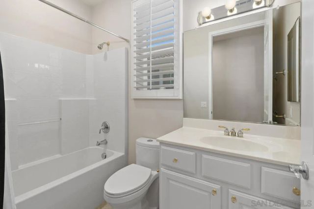 977 Blackhawk Dr, Beaumont, CA 92223